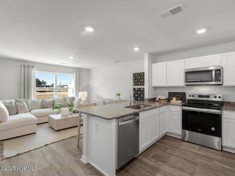 Tiny photo for 116 N Grassland Road #Th 17, Surf City, NC 28445 (MLS # 100545381)