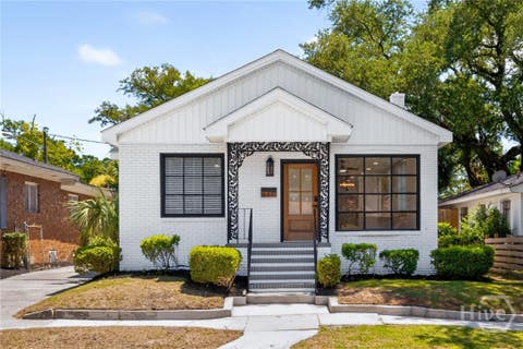 Homes For Sale - 631 W 45th Street<br/> Savannah, GA 31405