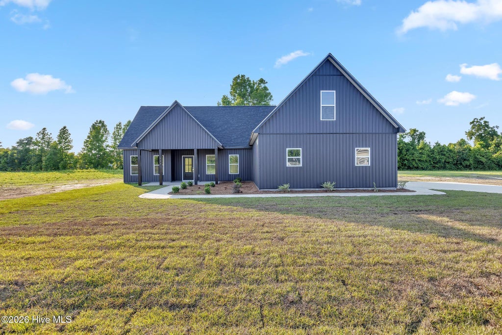 Photo of 407 Wade Drive, Richlands, NC 28574 (MLS # 100580960)