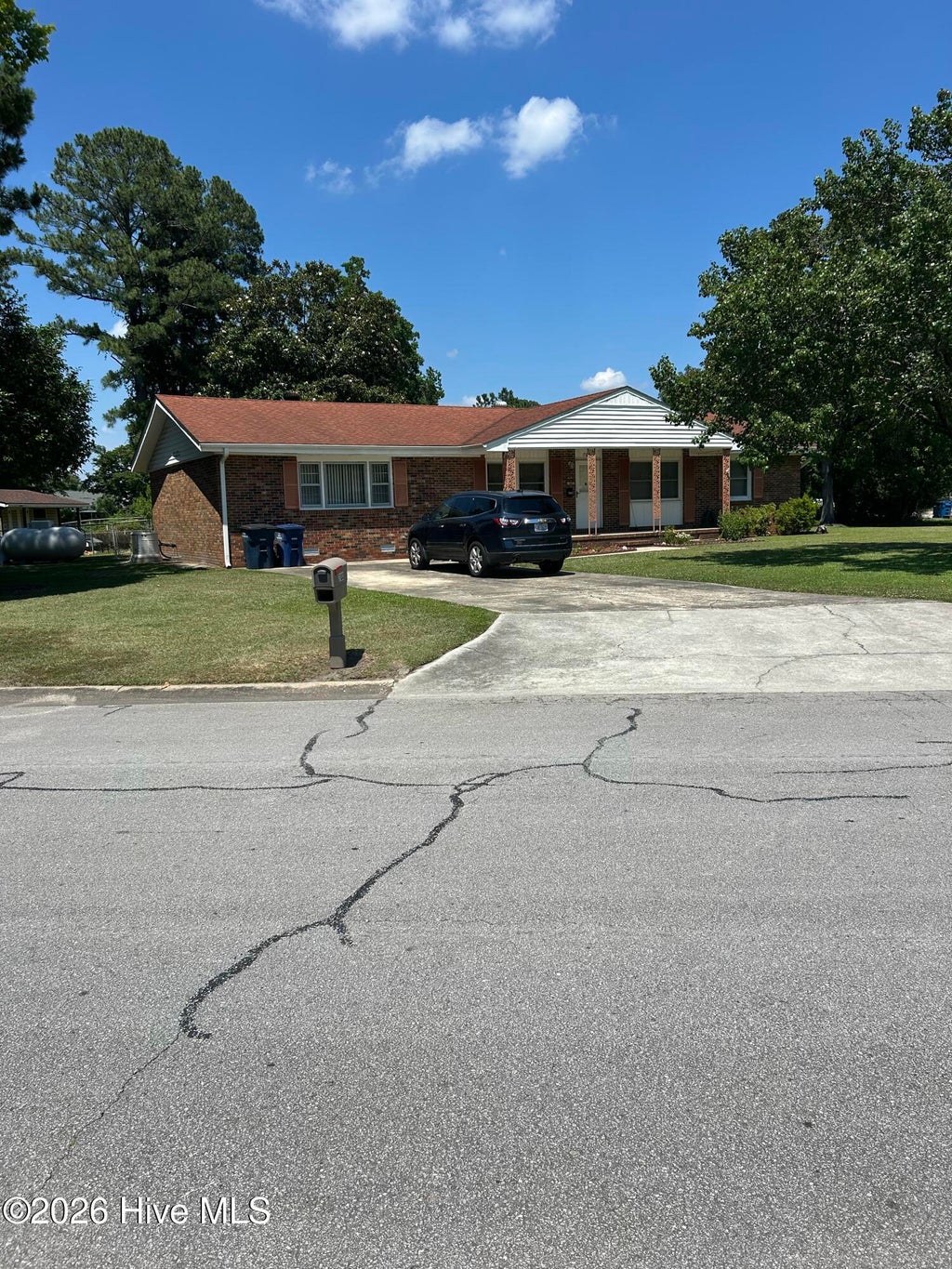 Photo of 700 Oakwood Avenue, Jacksonville, NC 28546 (MLS # 100581630)