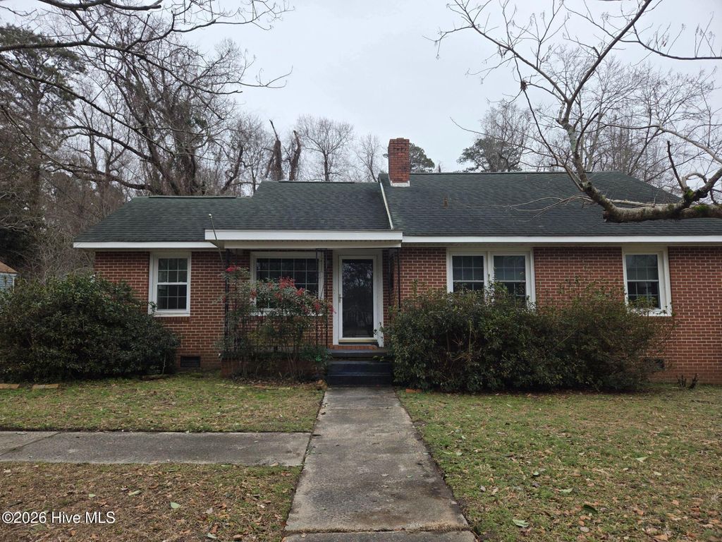 Photo of 98 Stratford Road, Jacksonville, NC 28540 (MLS # 100555459)