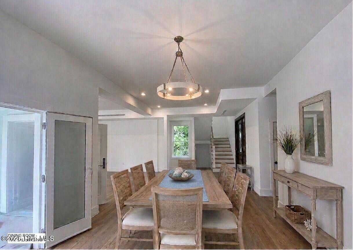 1 Red Bay Court