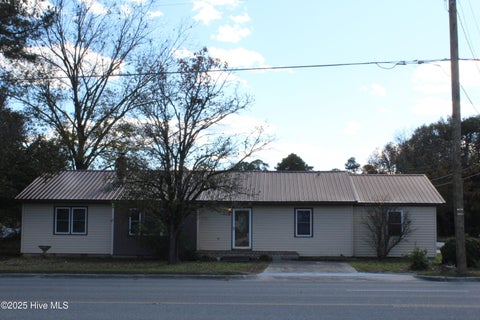Homes For Sale - 513 W Main Street<br/> Duplin County, Beulaville, NC 28518