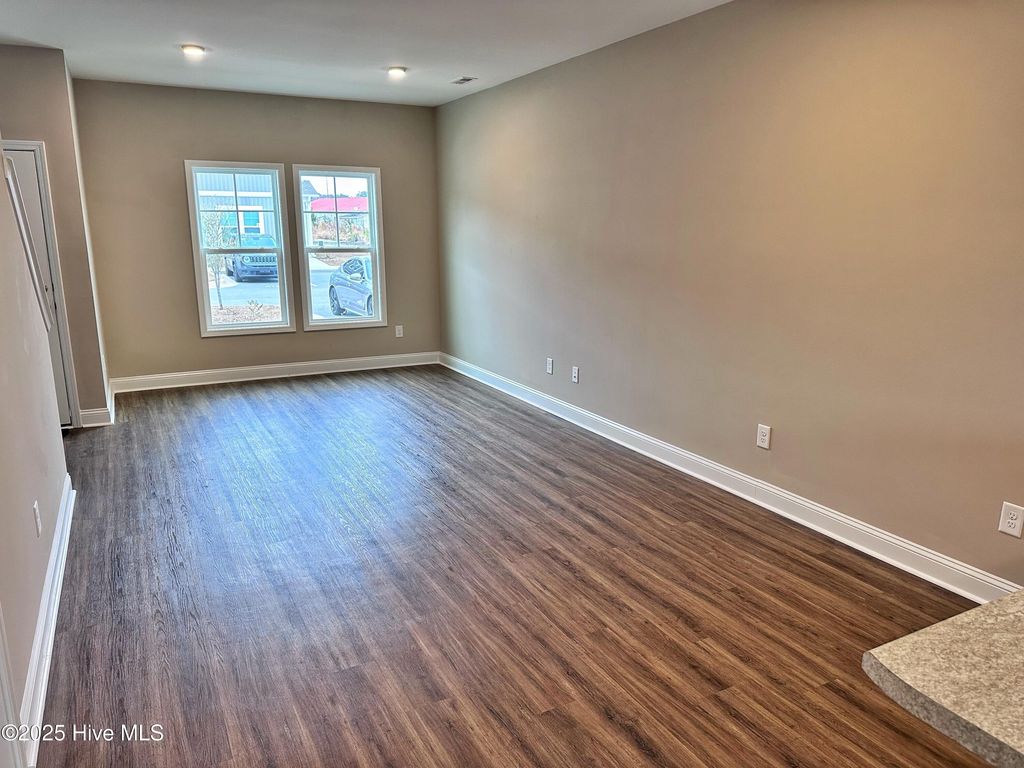 Photo of 617 Jacks Crossing Drive, Hubert, NC 28539 (MLS # 100546170)