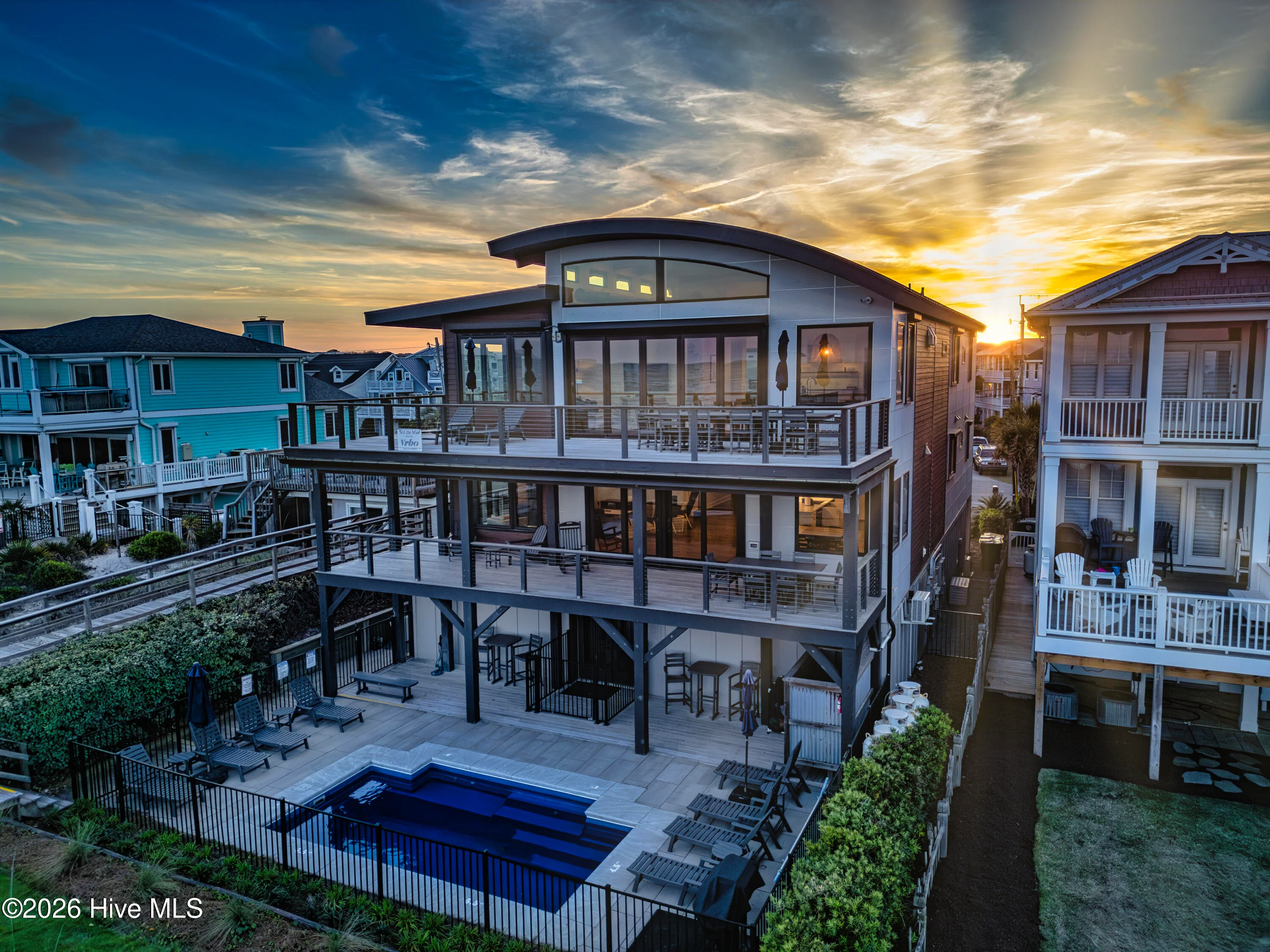 834 Fort Fisher Boulevard N