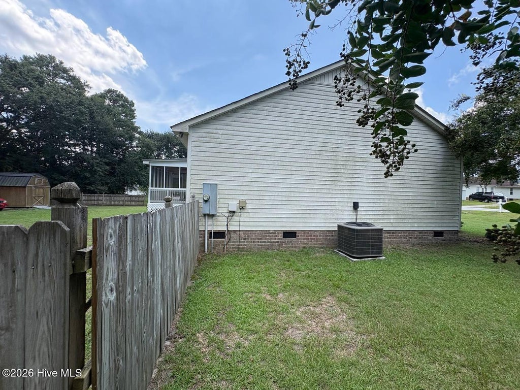 Photo of 2468 Stratford Drive, La Grange, NC 28551 (MLS # 100600479)