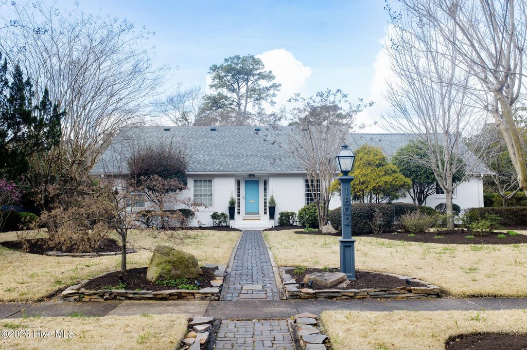 Photo of 1802 Hawthorne Road, Wilmington, NC 28403 (MLS # 100559451)