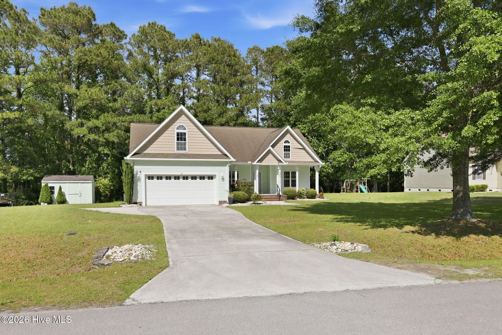 Photo of 302 Coldwater Drive, Swansboro, NC 28584 (MLS # 100573479)