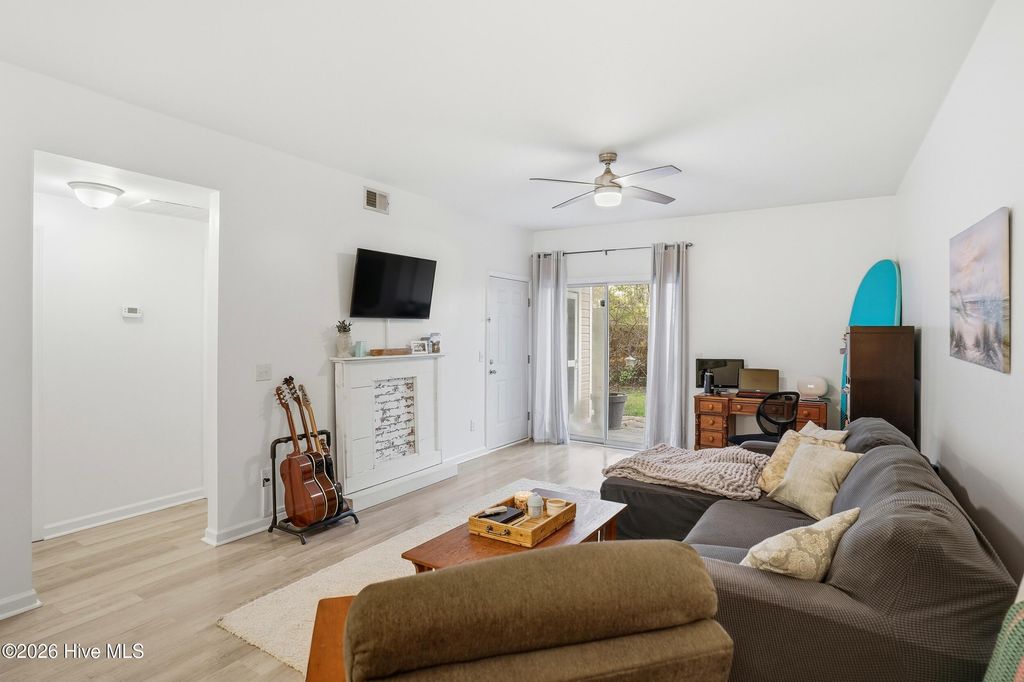 Photo of 727 Bragg Drive #Apt C, Wilmington, NC 28412 (MLS # 100553532)