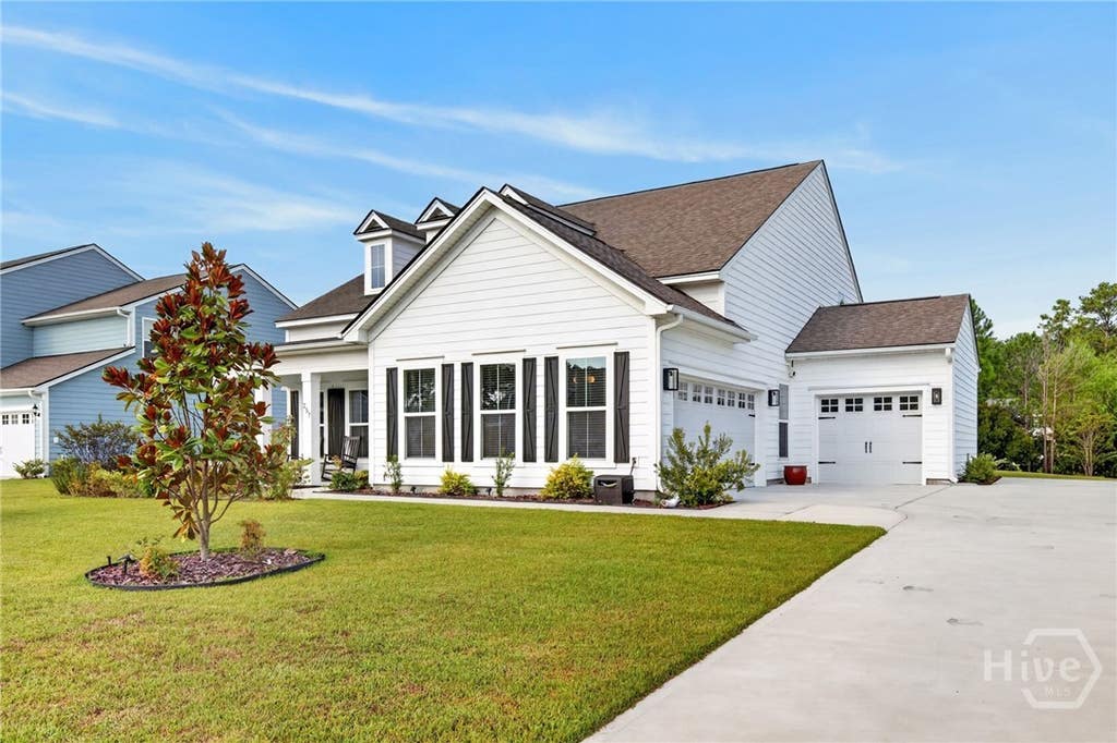 Photo of 257 Heron Creek Drive, Richmond Hill, GA 31324 (MLS # SA362214)