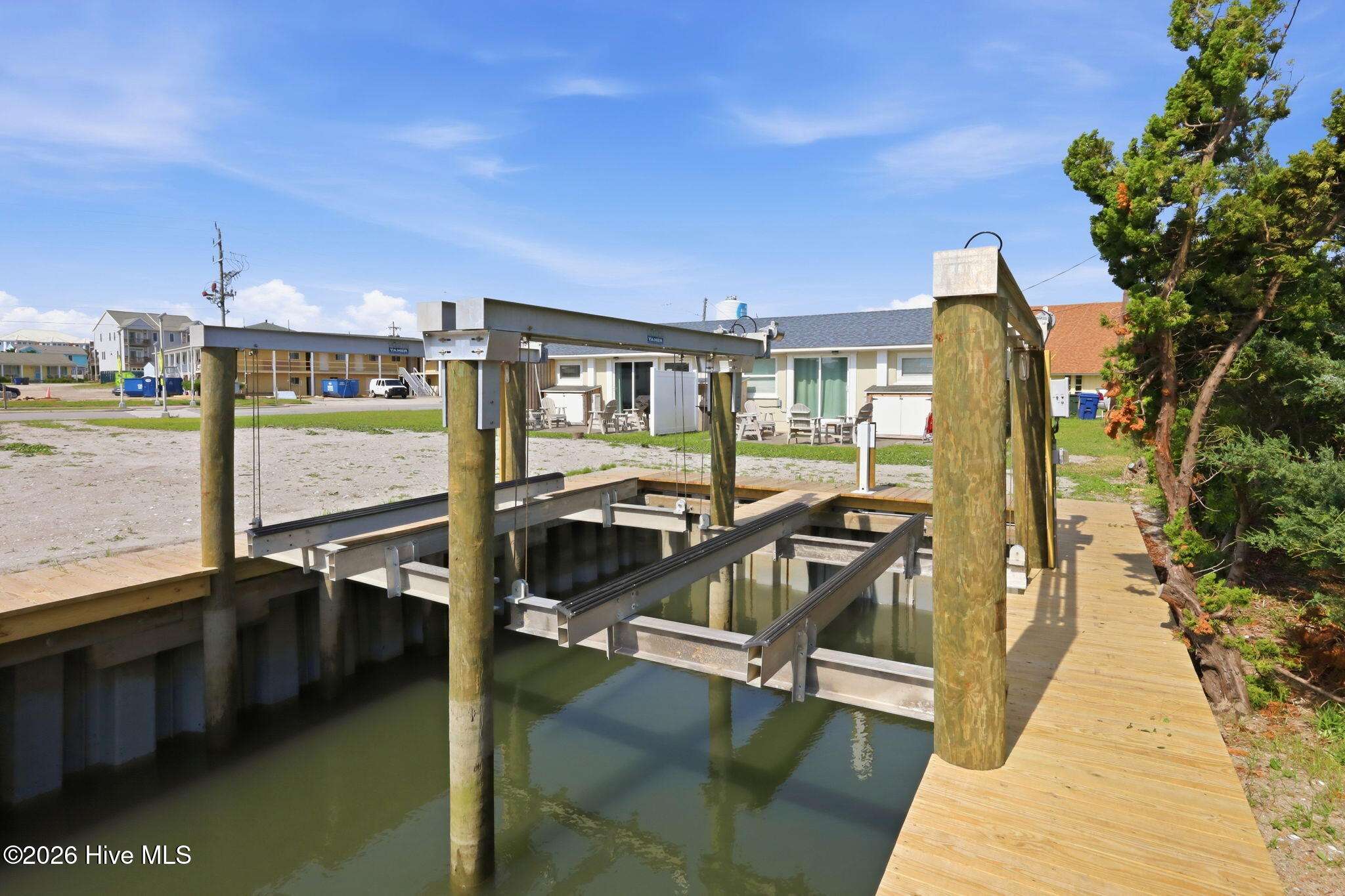 100 E Bogue Sound Drive