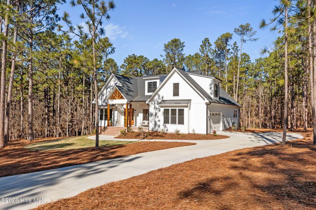 Photo of 315 Longleaf Drive, West End, NC 27376 (MLS # 100549767)