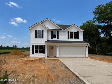 Homes For Sale - 207 Baxley Drive<br/> Dunn, NC 28334