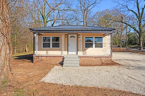 Homes For Sale - 401 Baltimore Road<br/> Washington, GA 30673