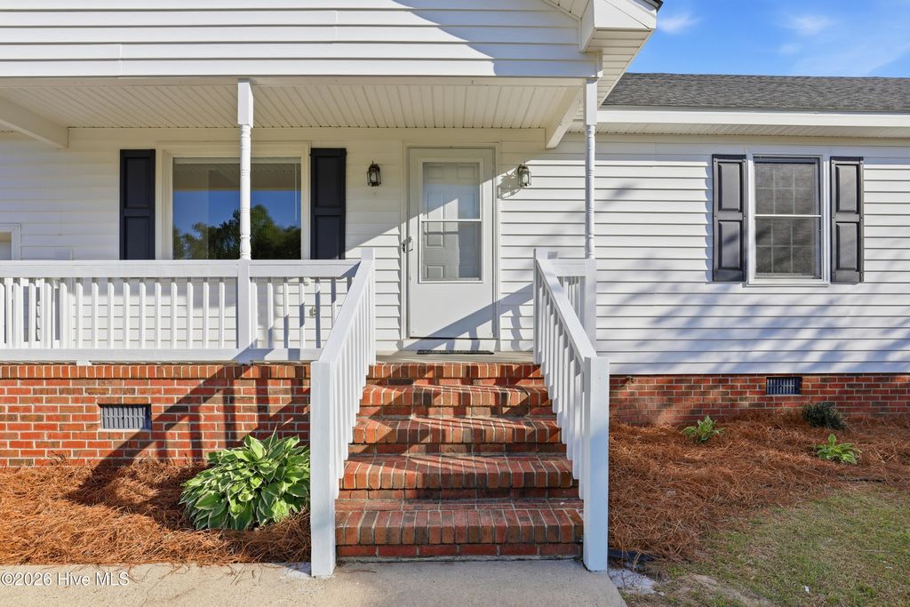 Photo of 110 N Pointe Drive, Goldsboro, NC 27530 (MLS # 100566033)