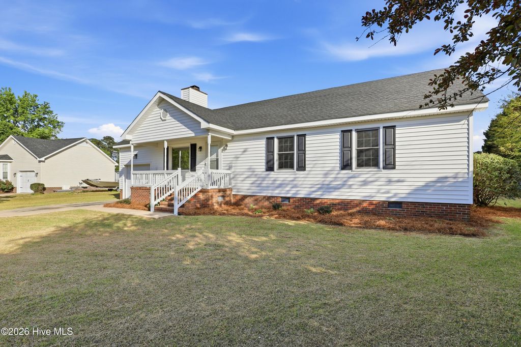 Photo of 110 N Pointe Drive, Goldsboro, NC 27530 (MLS # 100566033)