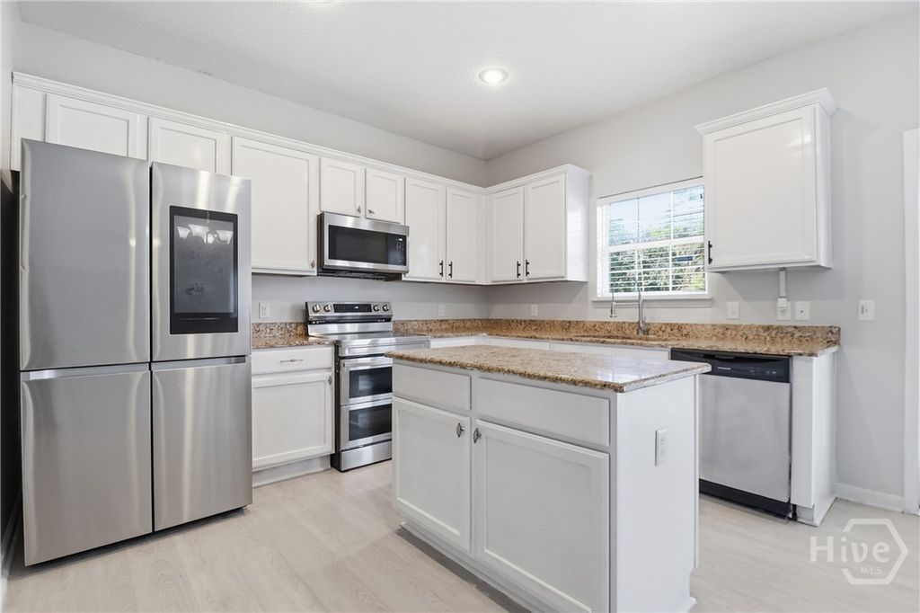 Photo of 130 Willow Point Circle, Savannah, GA 31407 (MLS # SA347418)