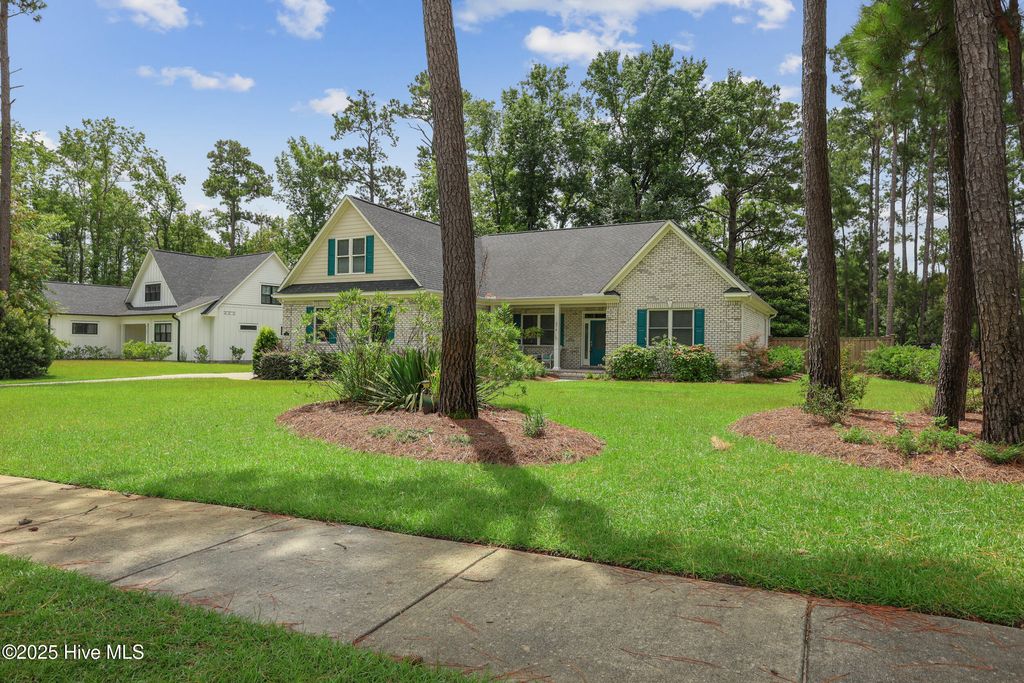 Photo of 376 Crown Pointe Drive, Hampstead, NC 28443 (MLS # 100518241)