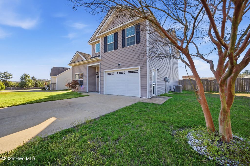 Photo of 215 Laurel Woods Way, Currituck, NC 27929 (MLS # 100561455)