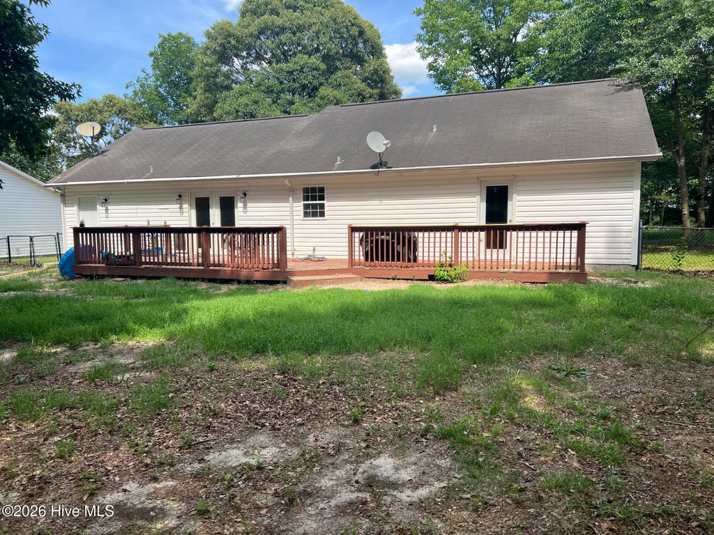 Photo of 197 Bannermans Mill Road, Richlands, NC 28574 (MLS # 100578390)