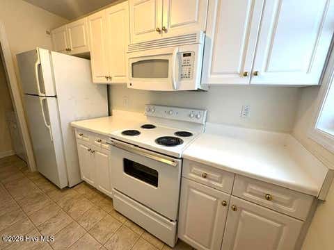 Tiny photo for 902 Litchfield Way #E, Wilmington, NC 28405 (MLS # 100577750)