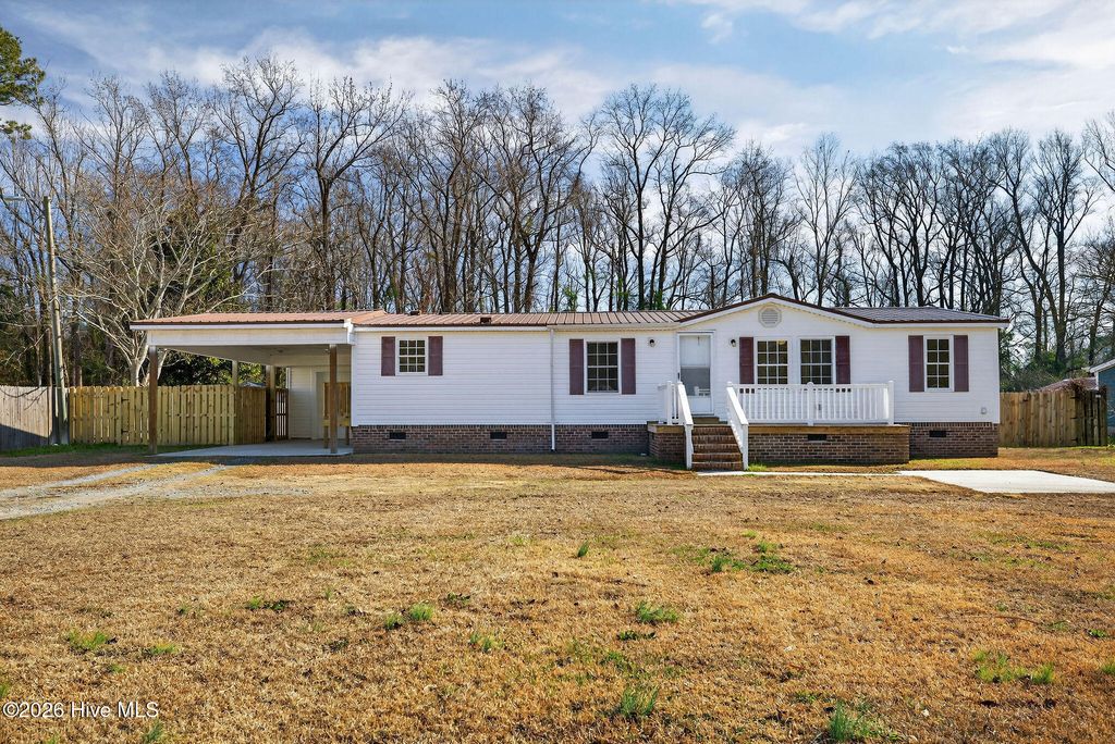 Photo of 121 Woodcroft Lane, Rocky Point, NC 28457 (MLS # 100548373)