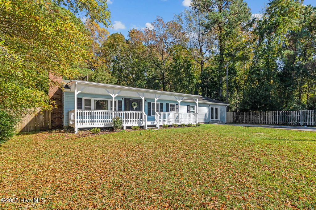 Photo of 773 Sand Ridge Road, Hubert, NC 28539 (MLS # 100535950)