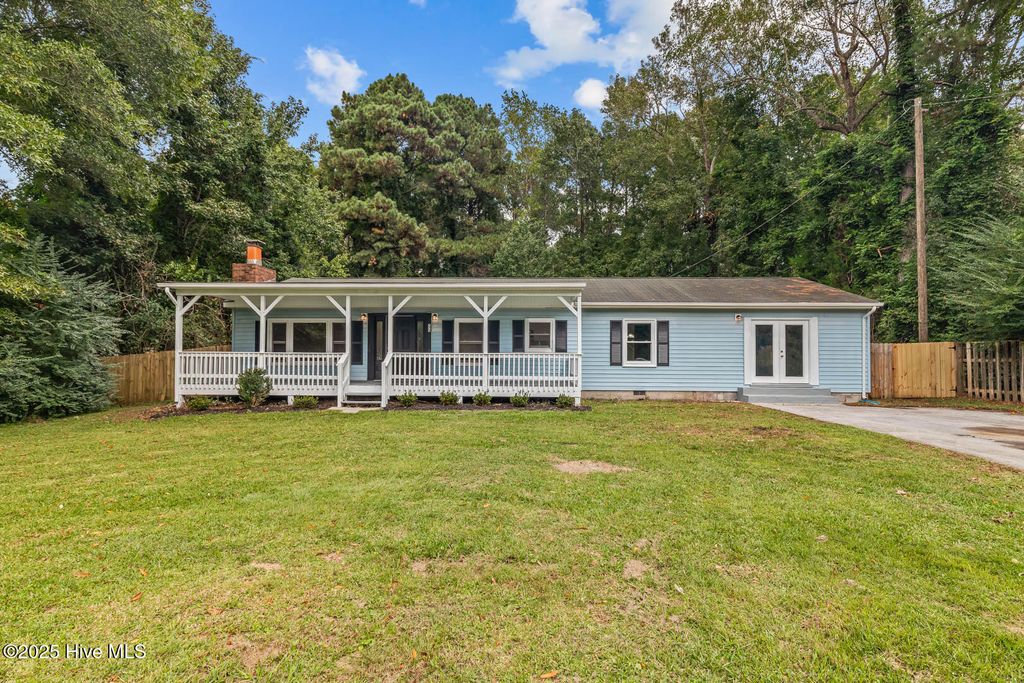 Photo of 773 Sand Ridge Road, Hubert, NC 28539 (MLS # 100535950)