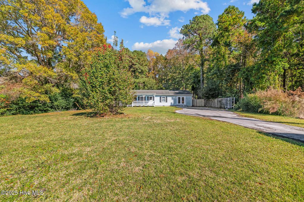 Photo of 773 Sand Ridge Road, Hubert, NC 28539 (MLS # 100535950)