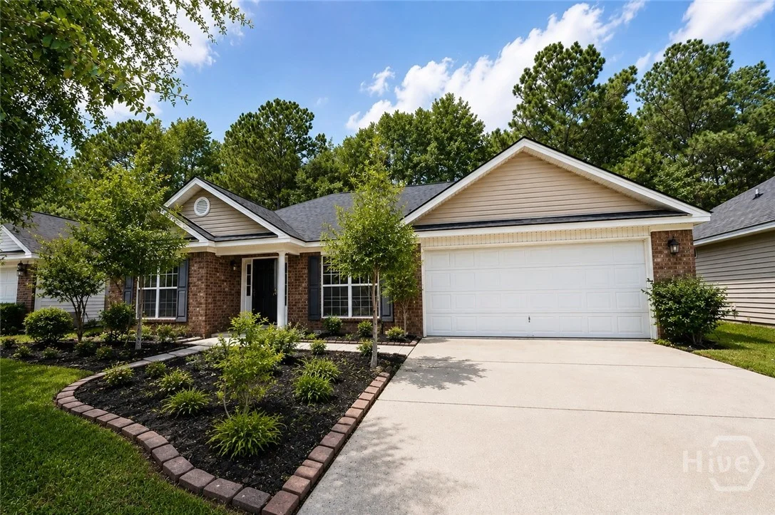 121 W Tisbury Lane