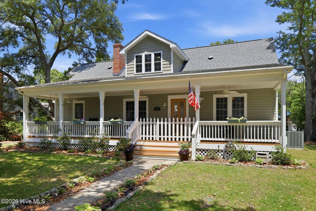 Photo of 114 Noyes Avenue, Morehead City, NC 28557 (MLS # 100581573)
