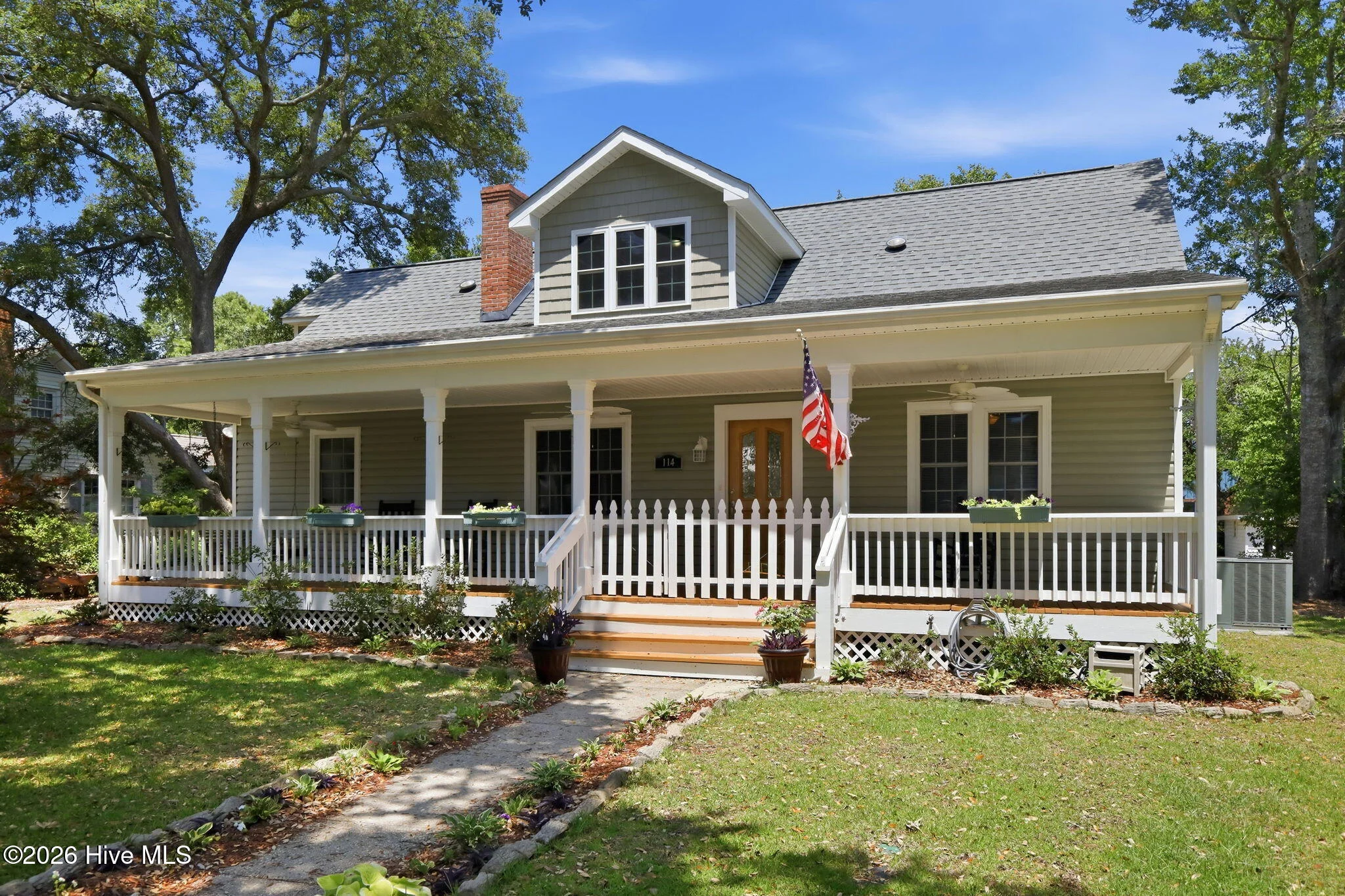 114 Noyes Avenue