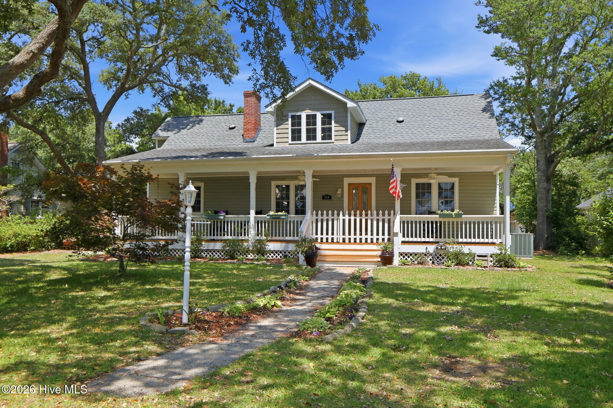 114 Noyes Avenue