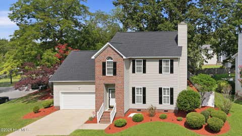 Homes For Sale - 2110 Sir Raleigh Court<br/> Greenville, NC 27858