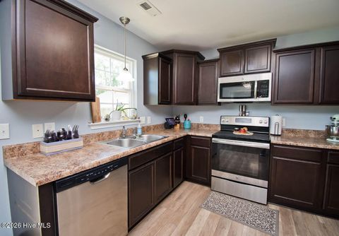 Tiny photo for 124 Waterford Way, Maysville, NC 28555 (MLS # 100568955)