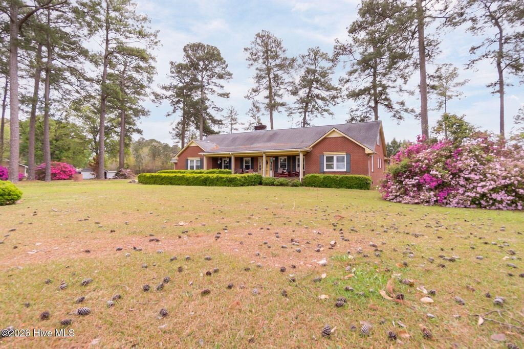 Photo of 1055 Highway 58, Trenton, NC 28585 (MLS # 100568400)