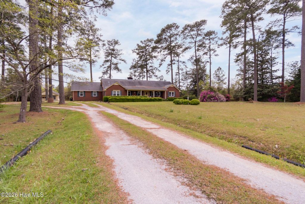 Photo of 1055 Highway 58, Trenton, NC 28585 (MLS # 100568400)
