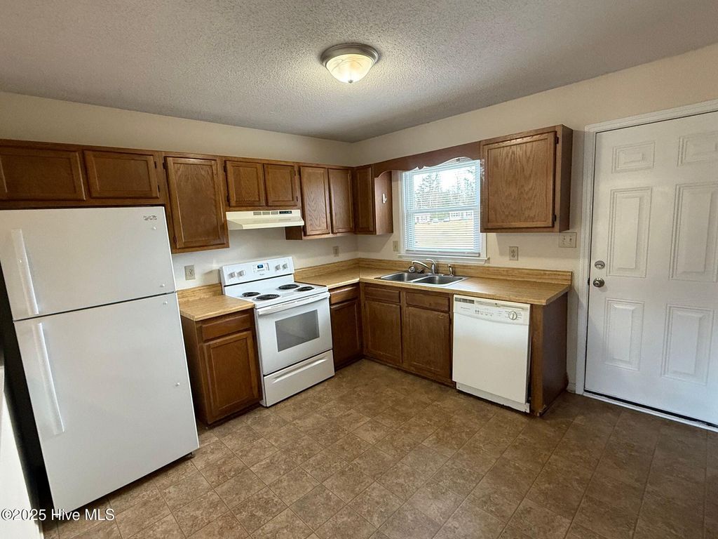 Photo of 217 Appaloosa Drive, Jacksonville, NC 28540 (MLS # 100544915)