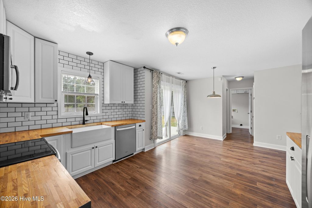 Photo of 205 Kayla Dawn Court, Maple Hill, NC 28454 (MLS # 100565665)