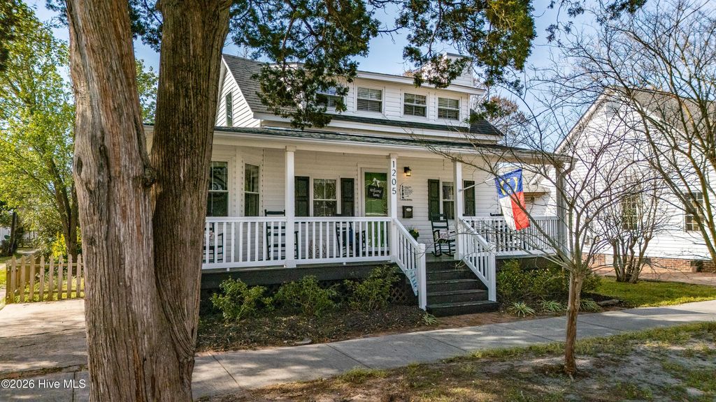 Photo of 1205 Evans Street, Morehead City, NC 28557 (MLS # 100561874)