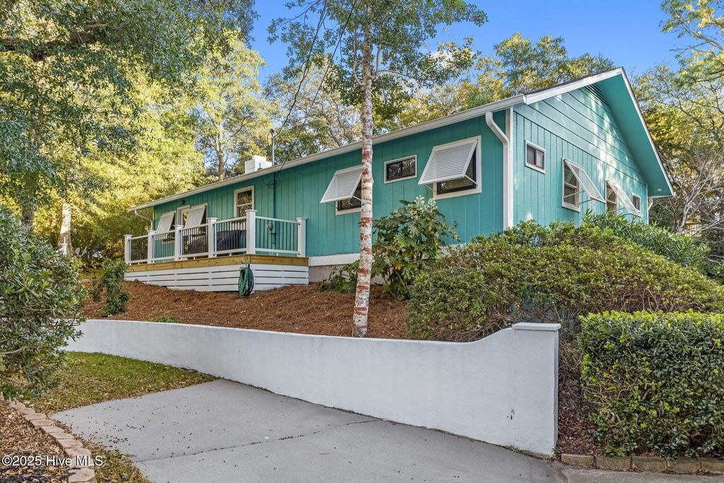 Photo of 201 Hoop Pole Creek Drive, Atlantic Beach, NC 28512 (MLS # 100533115)