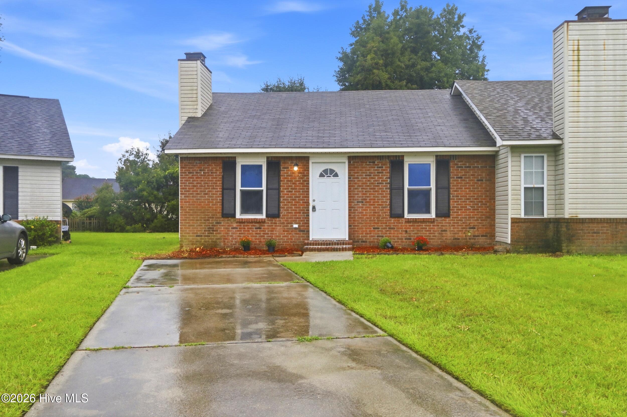 125 Live Oak Court