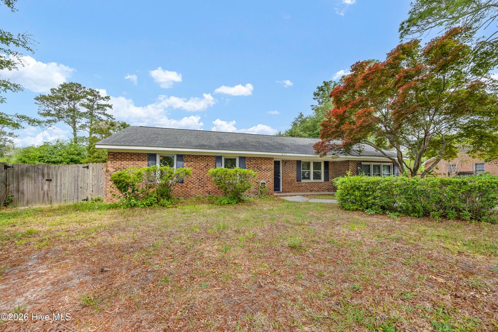 Photo of 917 Wordsworth Drive, Wilmington, NC 28405 (MLS # 100571617)