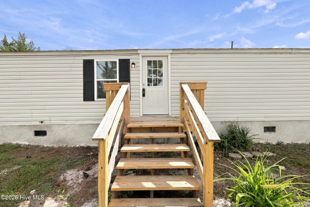 Photo of 322 N Winchester Lane, Hubert, NC 28539 (MLS # 100608890)