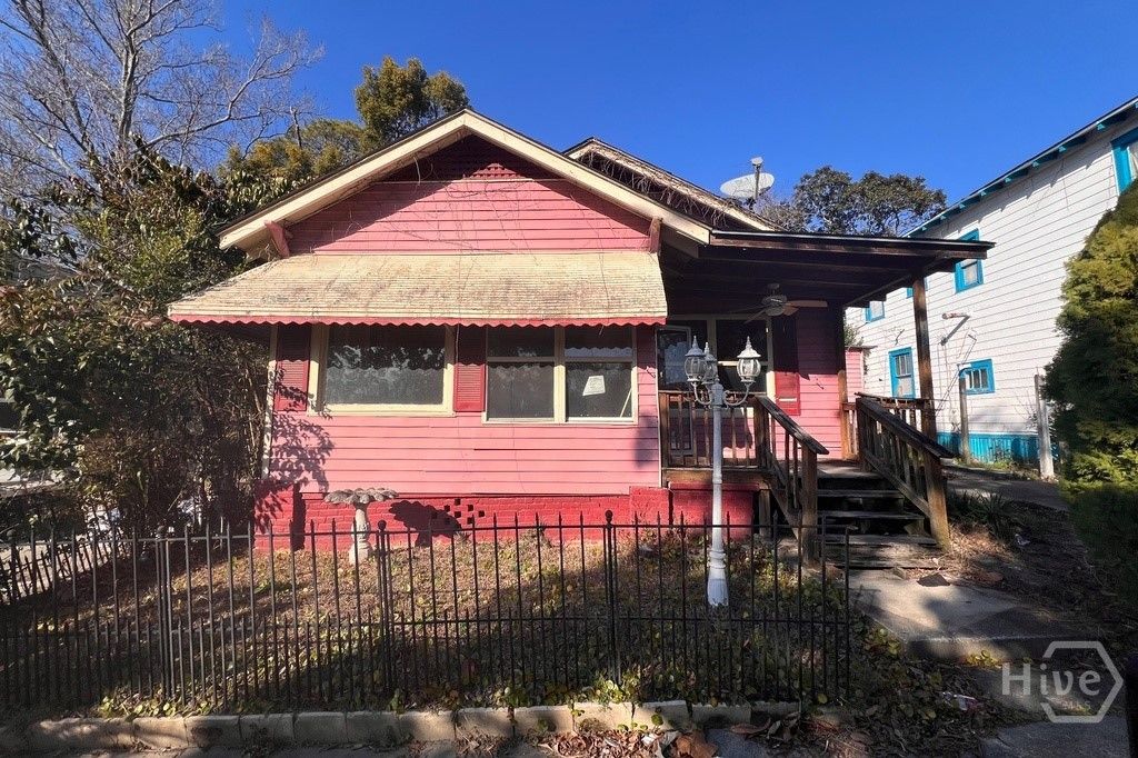 Photo of 1228 E 39th Street, Savannah, GA 31404 (MLS # SA348326)