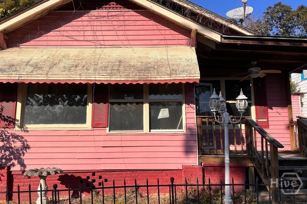 Photo of 1228 E 39th Street, Savannah, GA 31404 (MLS # SA348326)