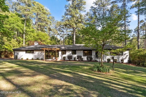 Homes For Sale - 565 S Valley Road<br/> Moore County, Southern Pines, NC 28387