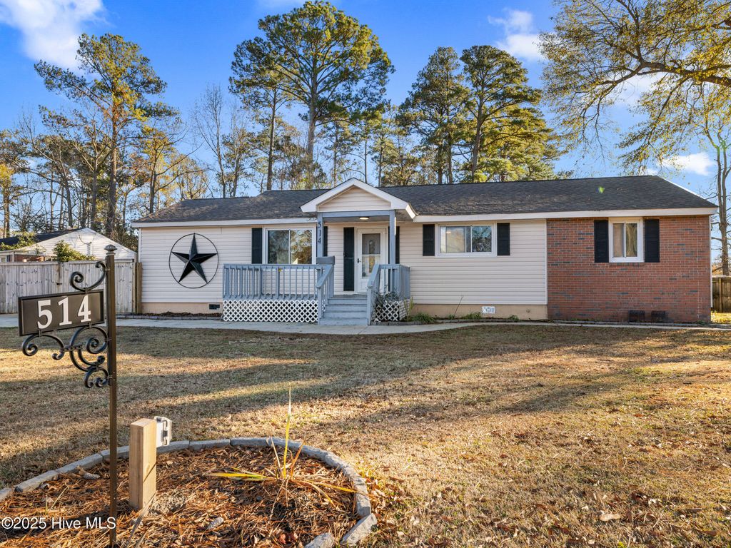 Photo of 514 Seminole Trail, Jacksonville, NC 28540 (MLS # 100545406)