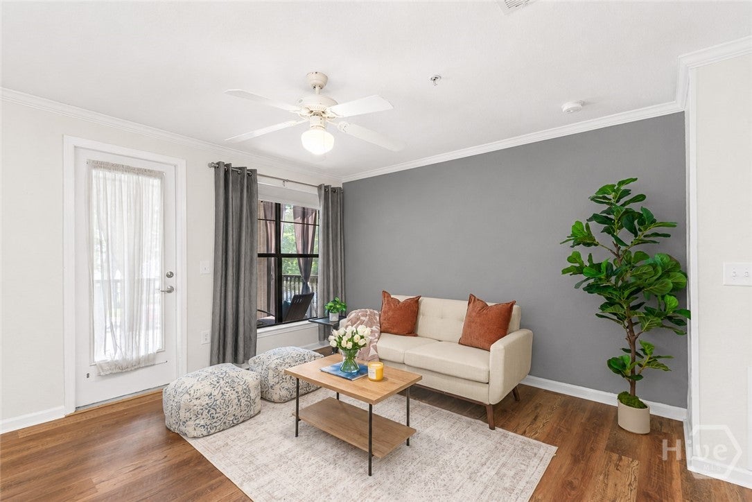 211 North Avenue 1225
