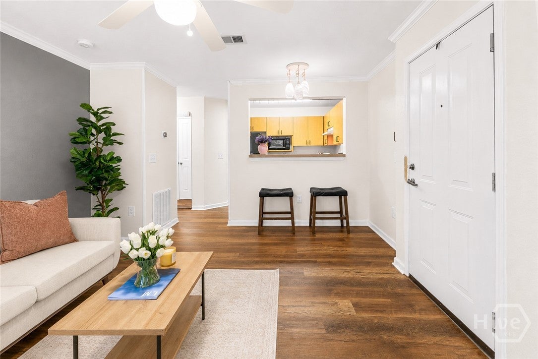 211 North Avenue 1225